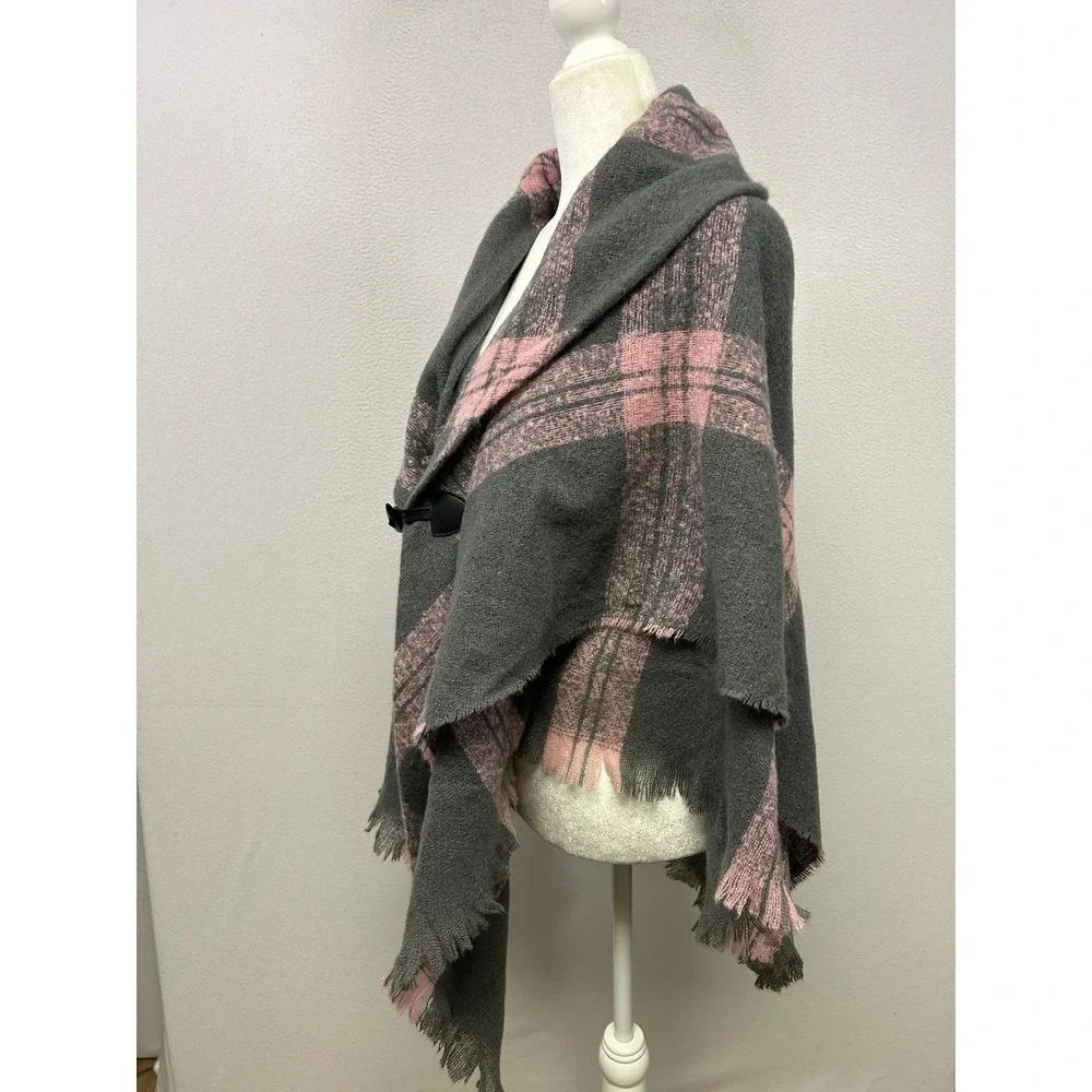 Cottagecore Altare Womens OS Pink Grey Plaid Fringed Toggle Wrap Shawl Cape 6311